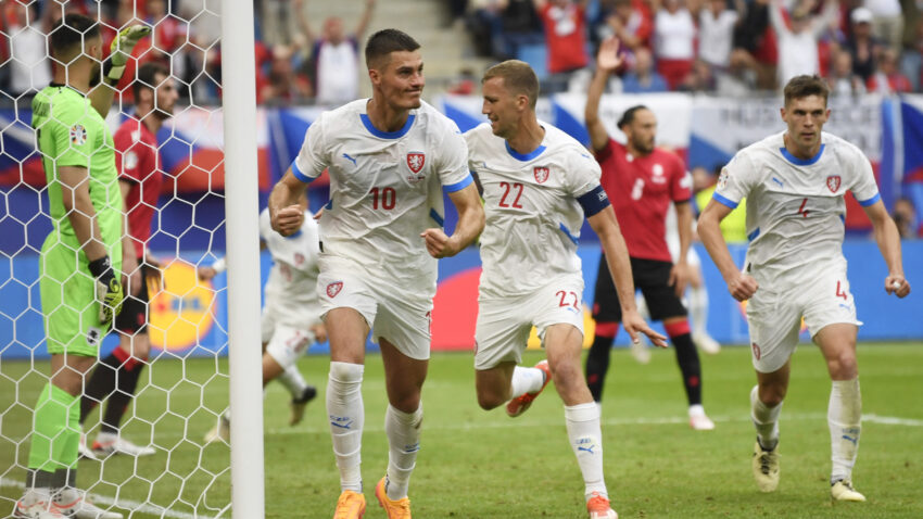 Česi se ispromašivali, istorijska utakmica za Šika i Gruziju!