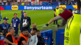 Navijač skočio sa tribine i umalo povrijedio Ronalda (VIDEO)