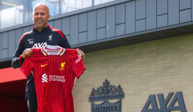 Arne Slot imao neslavan debi na klupi Liverpula