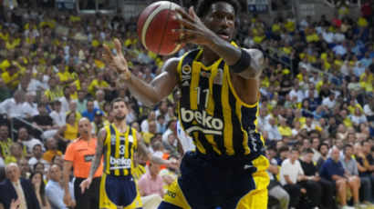 Nejdžel Hejs-Dejvis ostaje u Feneru