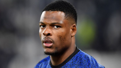 Denzel Damfris pregovara sa Barselonom