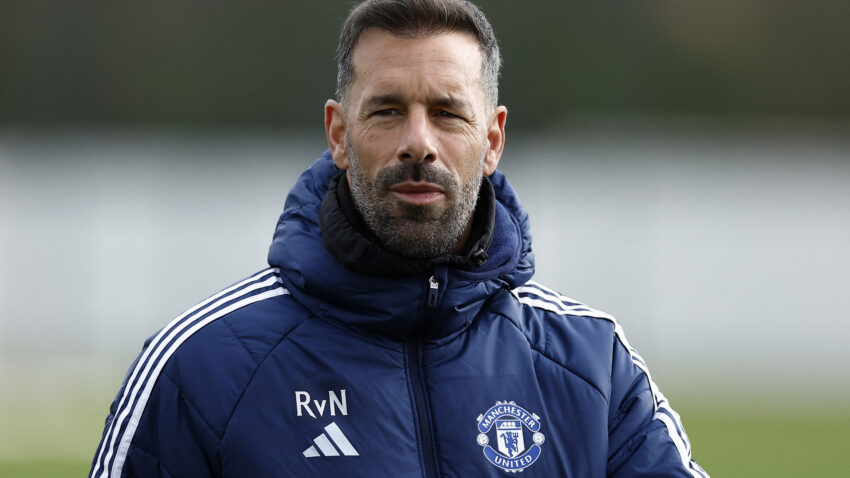 "Crveni đavoli" zahtijevaju da Van Nistelroj ostane