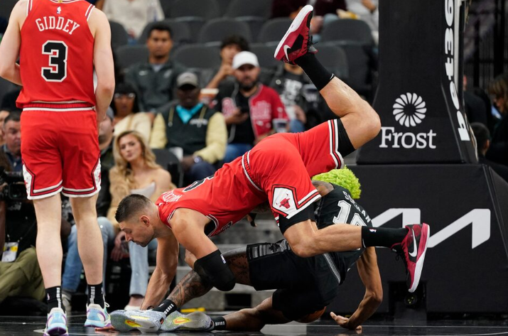 Partija sezone Nikole Vučevića, Bulsi raspucani u Teksasu