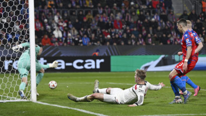 Preokret Junajteda u Češkoj, Roma lako do bodova