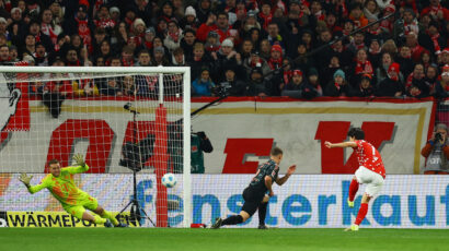 Majnc šokirao Bajern, Lever na minus četiri, prekid u Berlinu nakon što je golman pogođen sa tribina