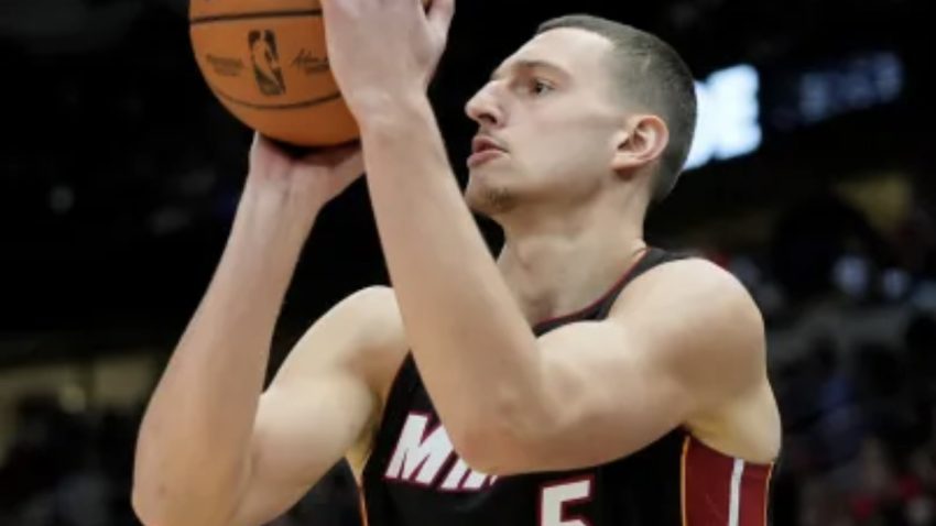 Nikola Jović uskoro na parketu?
