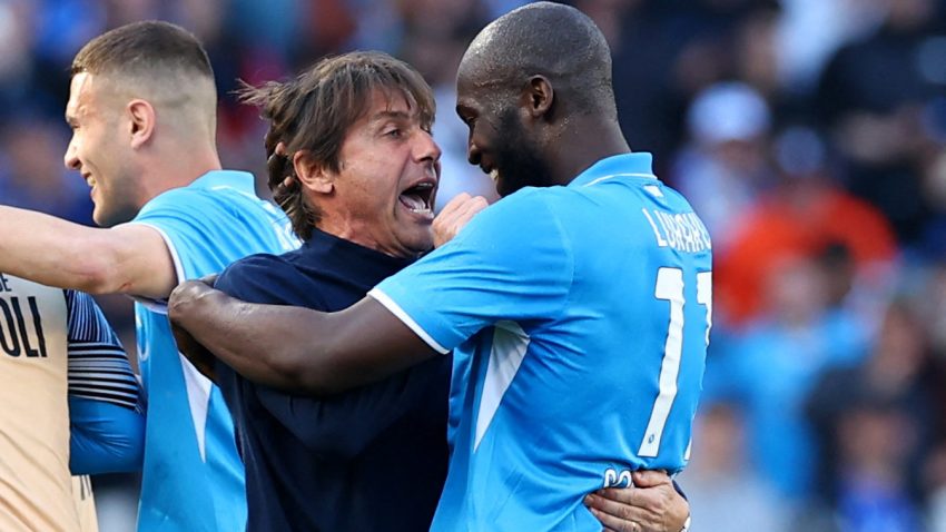 Napoli udario Lukakua po džepu, golgeter na izlaznim vratima "Maradone"