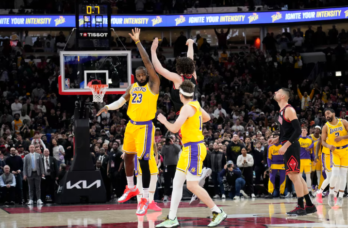 Strašan preokret Čikaga u 'Junajted Centru', Gidi pogodio sa pola terena za pobjedu (VIDEO)