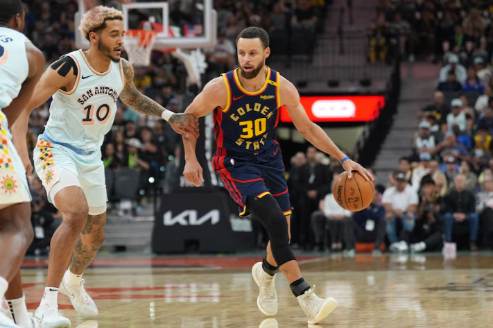 San Antonio Spars Golden Stejt Voriors, photo - Daniel Dunn, USA Today sports