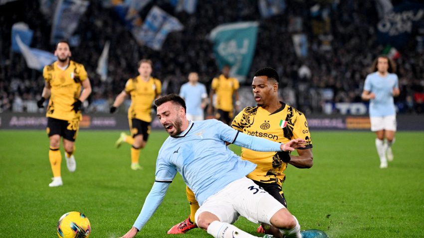 Nova ponuda sa Ostrva: Čelsi spremio 35 miliona za saigrača Adama Marušića