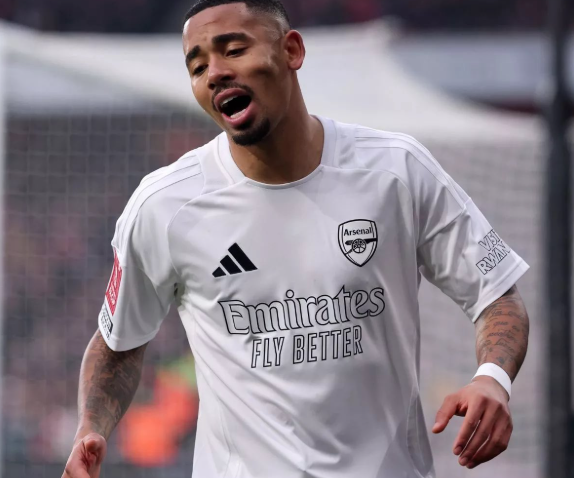 Gabrijel Žezus se vratio u domovinu, Son namignuo Los Anđelesu