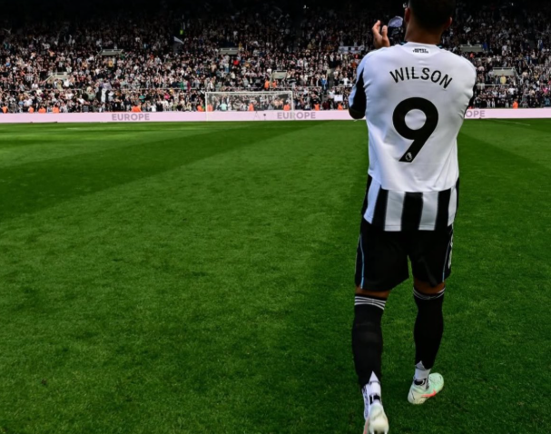 Kalum Vilson napustio crno-bijele