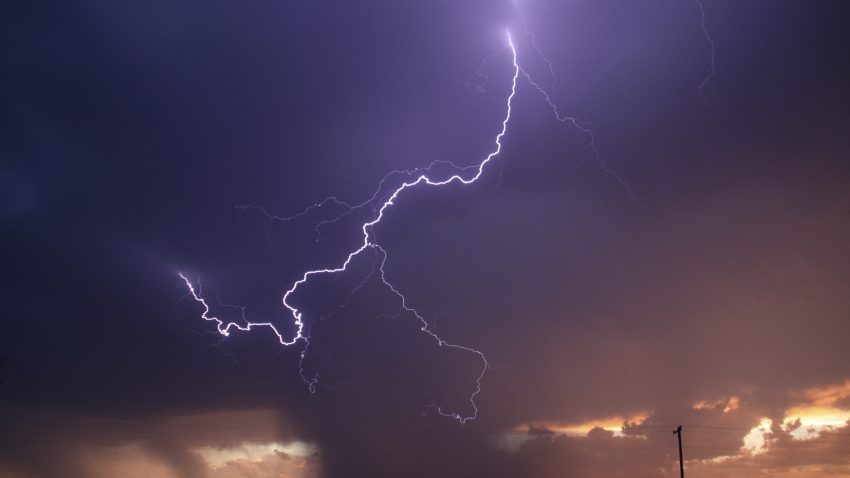 Grom u Srbiji povrijedio desetoricu fudbalera