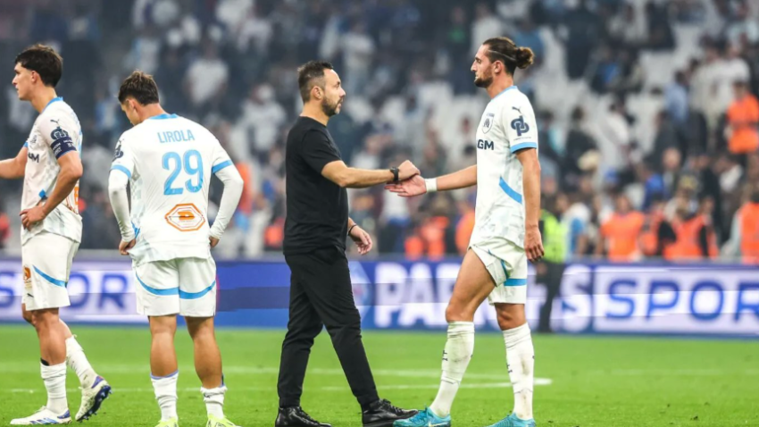 Adrijen Rabio oblači crveno-crni dres?