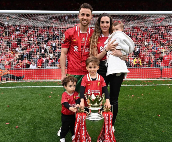 Liverpul odao počast Žoti na krcatom 'Enfildu'