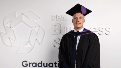 Diplomirao Fil Džons