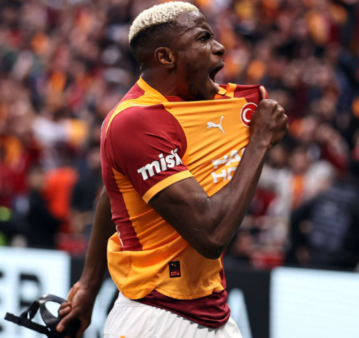 Viktor Osimen mijenja Levandovskog?