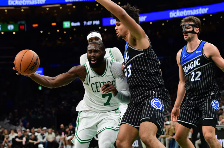 Boston Seltiks-Orlando Medžik, photo - Bob DeChiara, USA Today sports