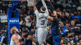 Dalas u kanalu, Pistonsi iskoristili odsustvo Adetokumba