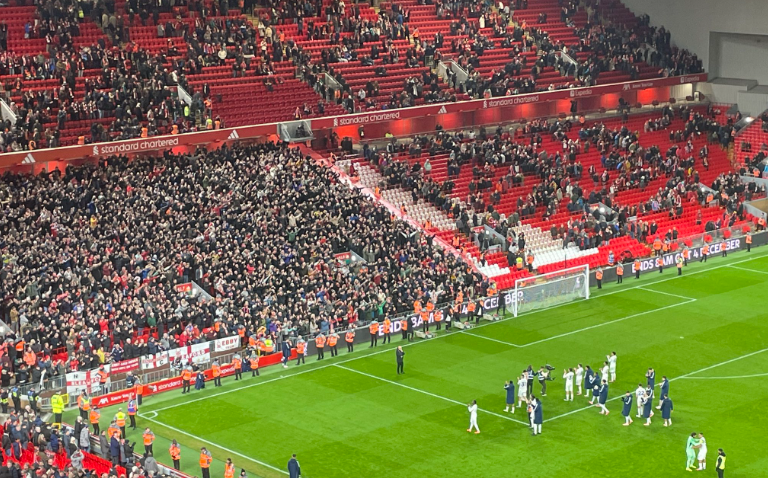 Navijači Liverpula pokazali šta misle o treneru i ekipi