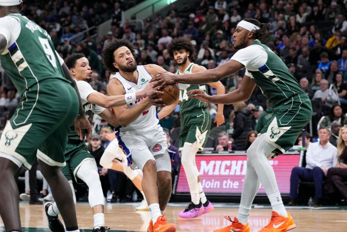 Milvoki Baks-Detroit Pistons, photo - Michael McLoone, USA Today sports