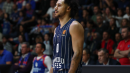 Šejn Larkin dva mjeseca van stroja