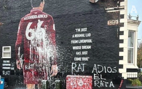 Oskrnavljen mural Trenta Aleksandera-Arnolda