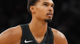 Viktor Vembanjama van stroja do tri sedmice