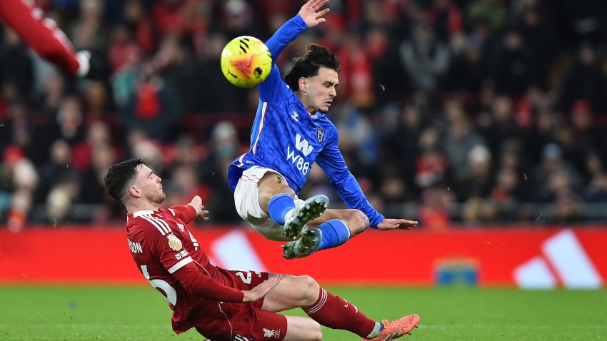 Liverpul izbjegao poraz, Čelsi pao na "Eland roudu"