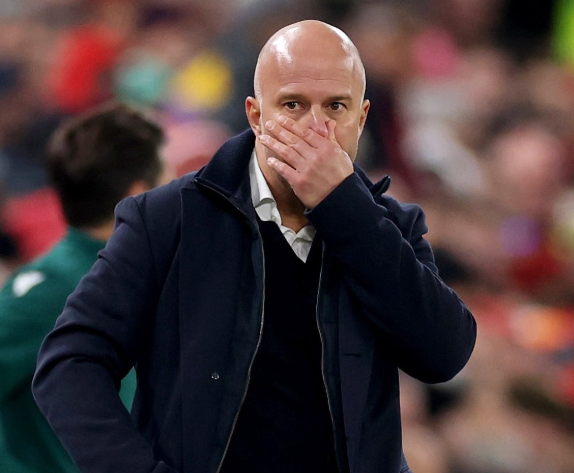 Arne Slot: Fokus treba da je na Liverpulu, a ne na meni i Salahu