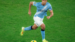 Nejtan Ake na radaru 'jorgandžija'