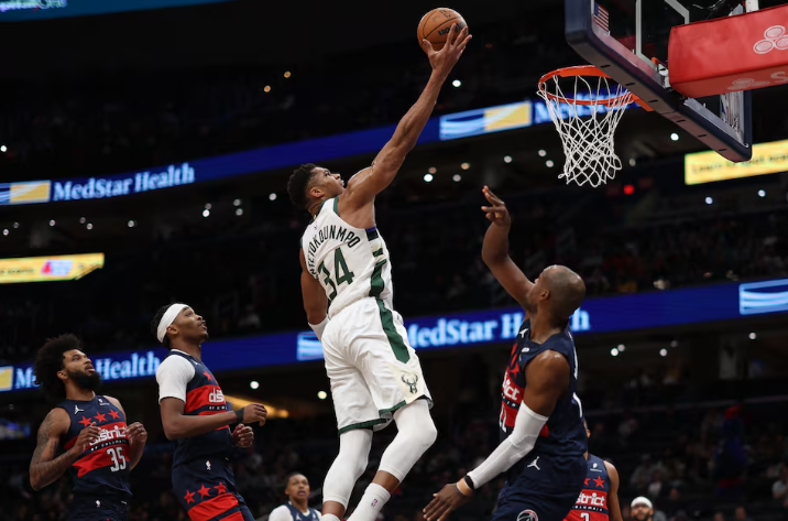 Veliki preokret Vizardsa, Detroit slavi Kaningema, Klivlend raspucan u Indijanapolisu