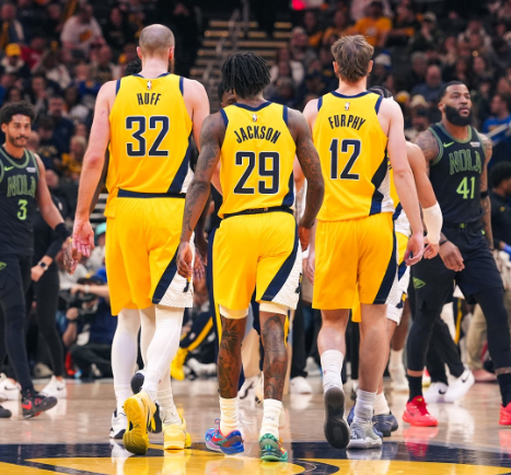 Pejsersi su u formi, Pelikansi nemoćni u Indijanapolisu