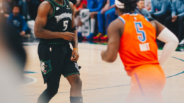 Šampioni poniženi u Minesoti, Šej bez podrške