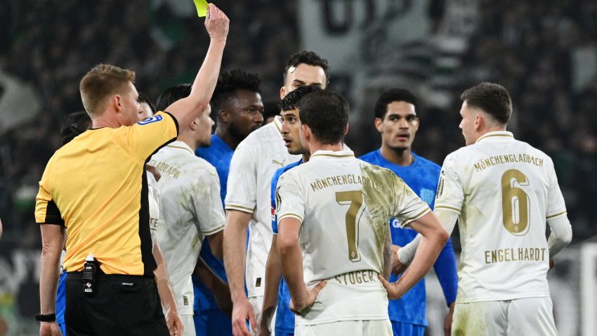 Bajer "slučajno" osvojio bod na haotičnom gostovanju