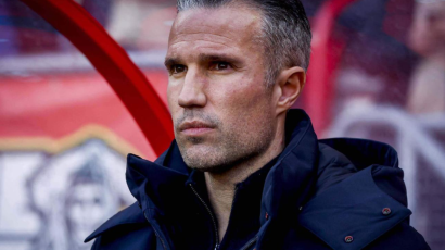 Robin van Persi na izlaznim vratima ‘Tiganja’