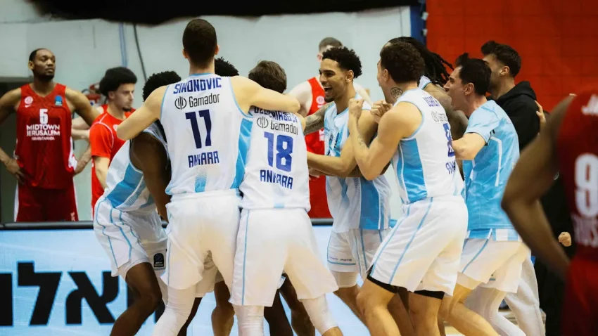 Turci kraljevi drame u Evrokupu - Crnogorac trojkom uz zvuk sirene eliminisao glavnog favorita u Beogradu