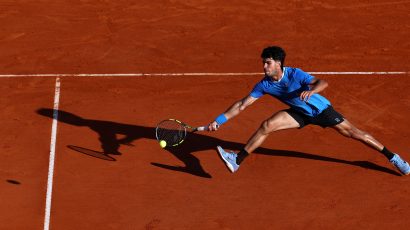 Alkaras se namučio ali stigao do četvrtfinala u Monte Karlu