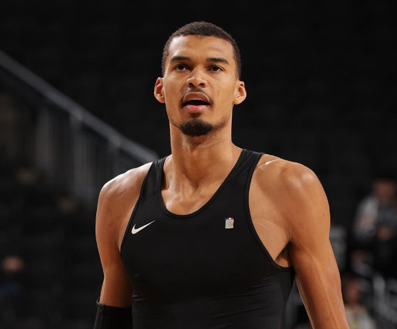 Viktor Vembanjama igra povrijeđen zbog MVP trofeja