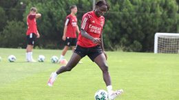 Fudbaler Midtjilanda dobro poslije napada nožem i dvije operacije